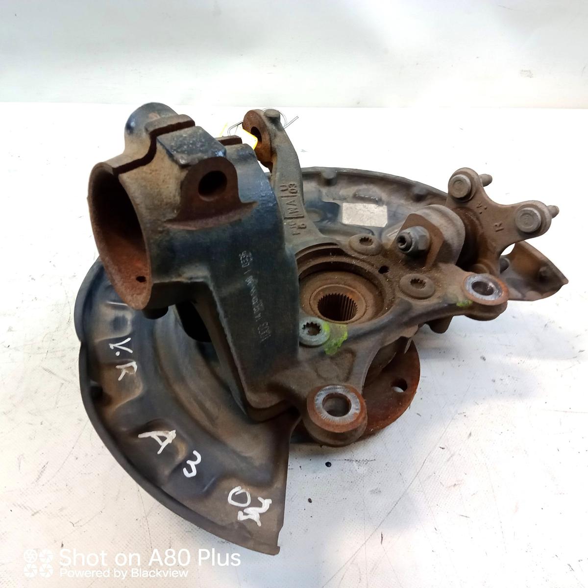 Audi A3 8P 3.2 original Achsschenkel Radlagergeh&auml;use Vorderachse rechts Bj.2004