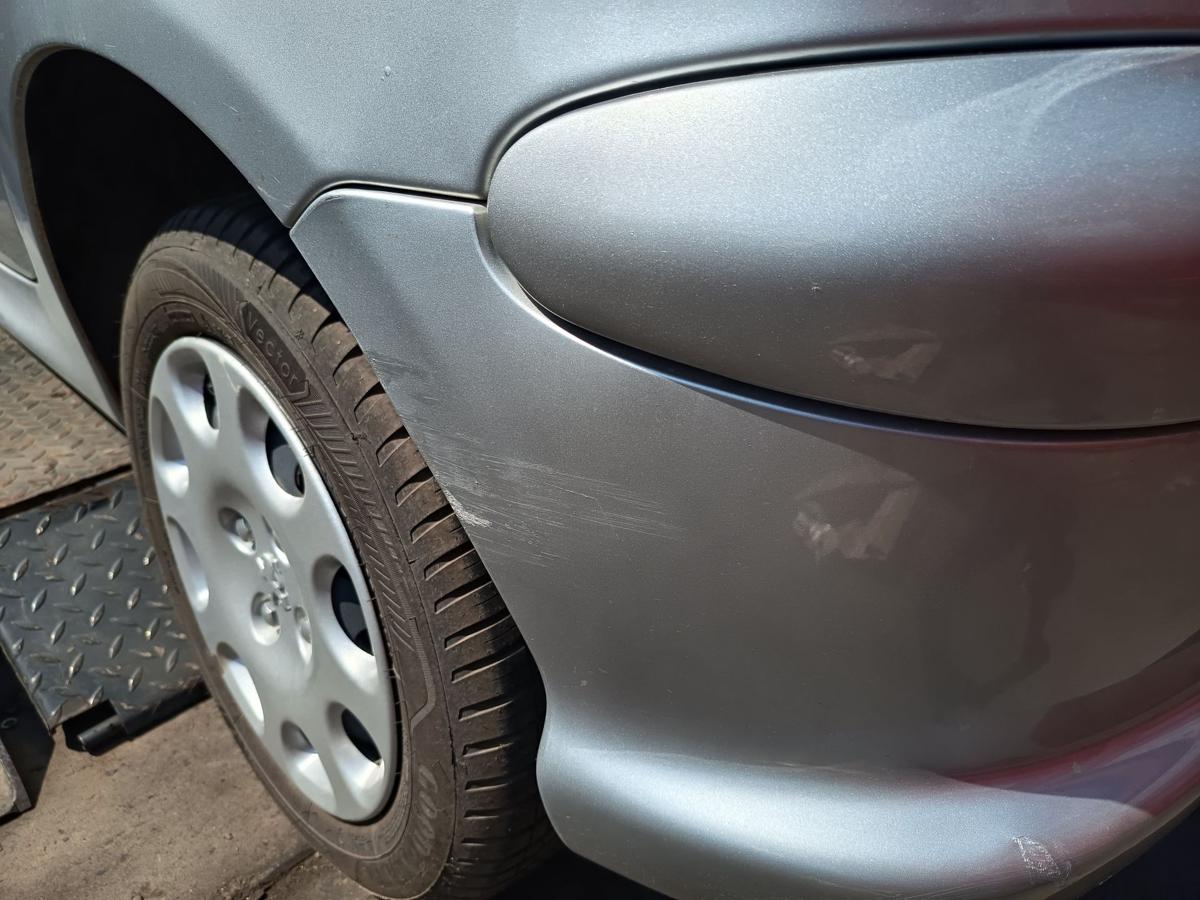 Peugeot 206 orig Stoßstange hinten Stoßfänger 5trg EZR Silber Bj 2005