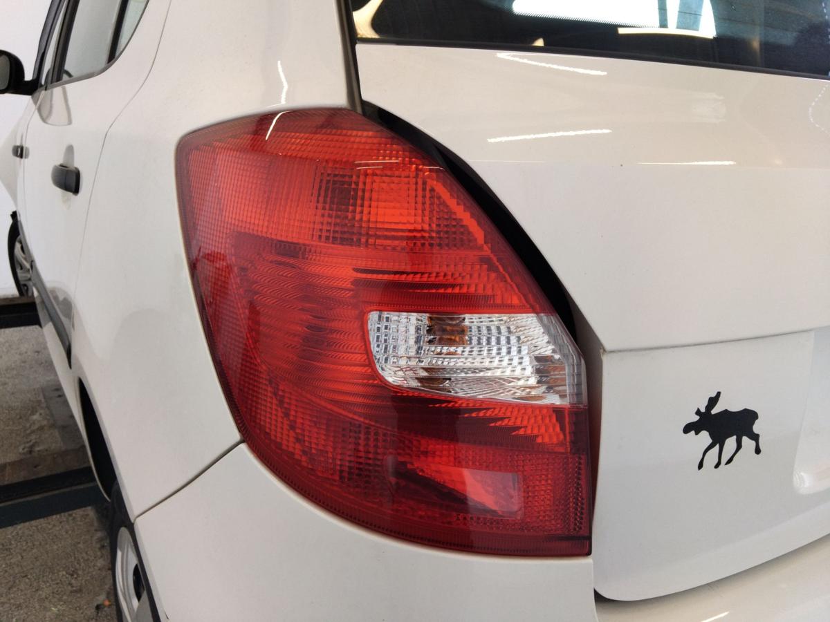 Skoda Fabia 2 5J original Rückleuchte Heckleuchte links Kombi Fließheck BJ2011
