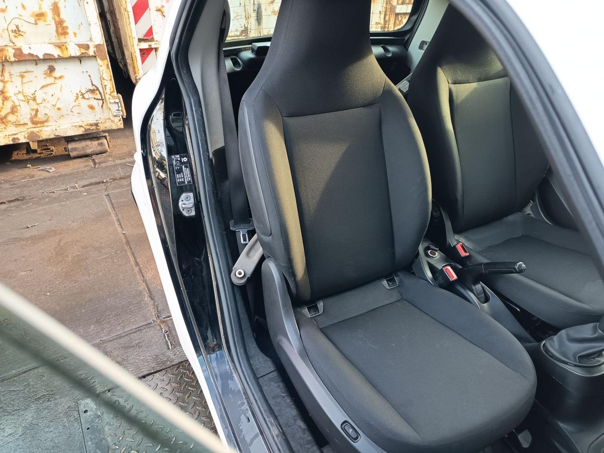 Smart Fortwo Coupe 453 original Sitz vorne rechts Stoff Sitzheizung Bj 16