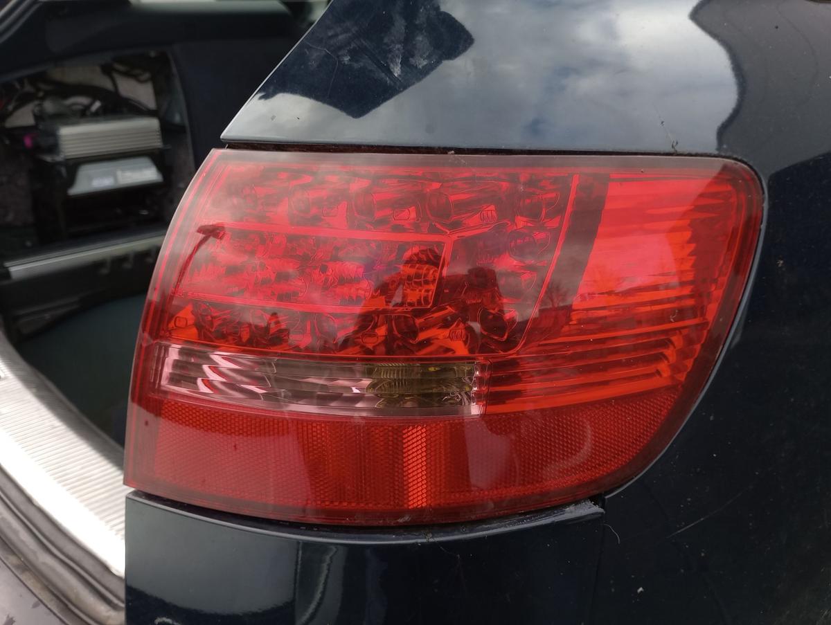 Audi A6 4F Avant orig Rückleuchte rechts Beifahrer LED Heck Schluss Licht Bj 06