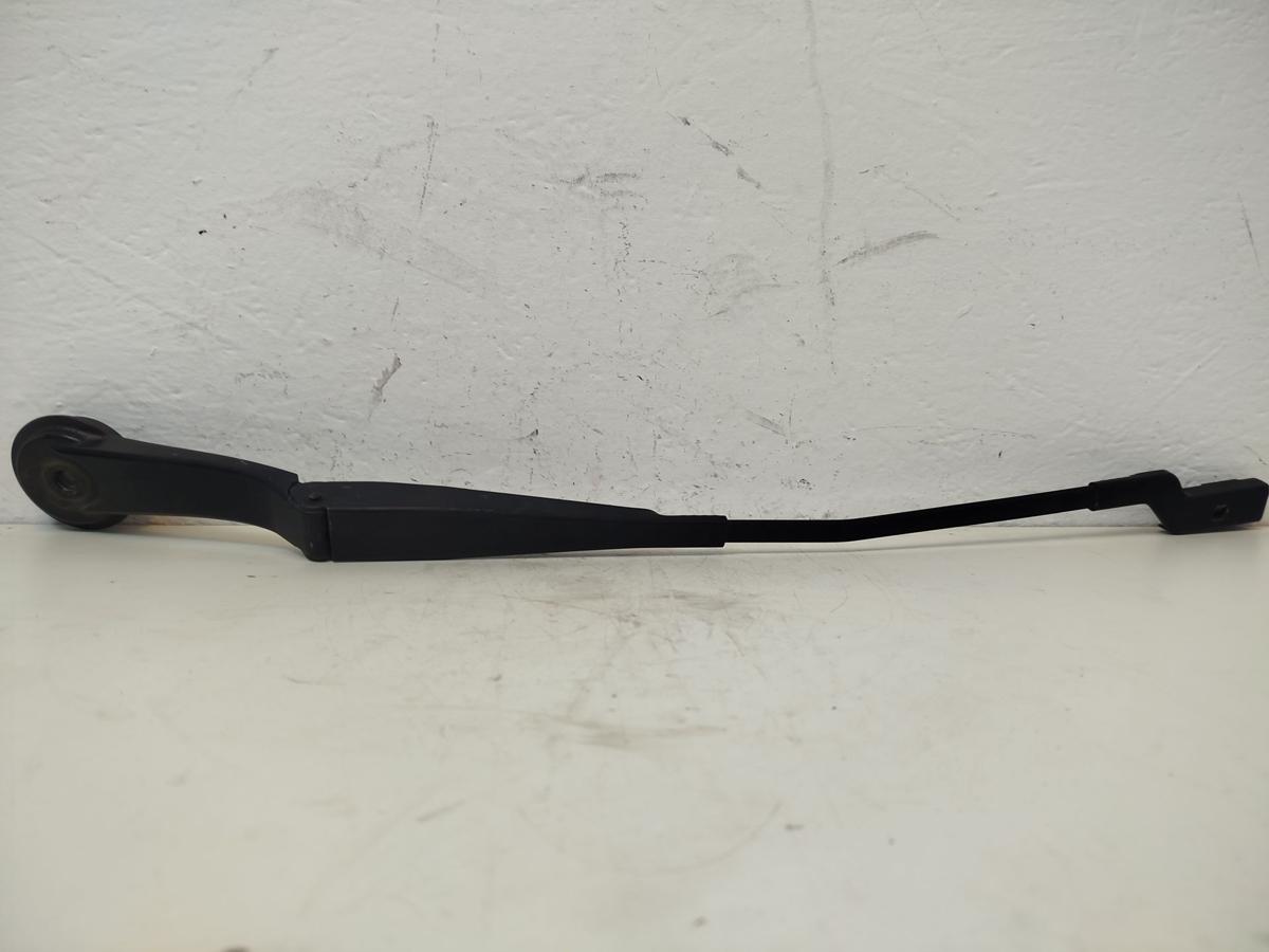 Ford Focus DYB MK3 Wischerarm vorn rechts Scheibenwischer Beifahrerseite