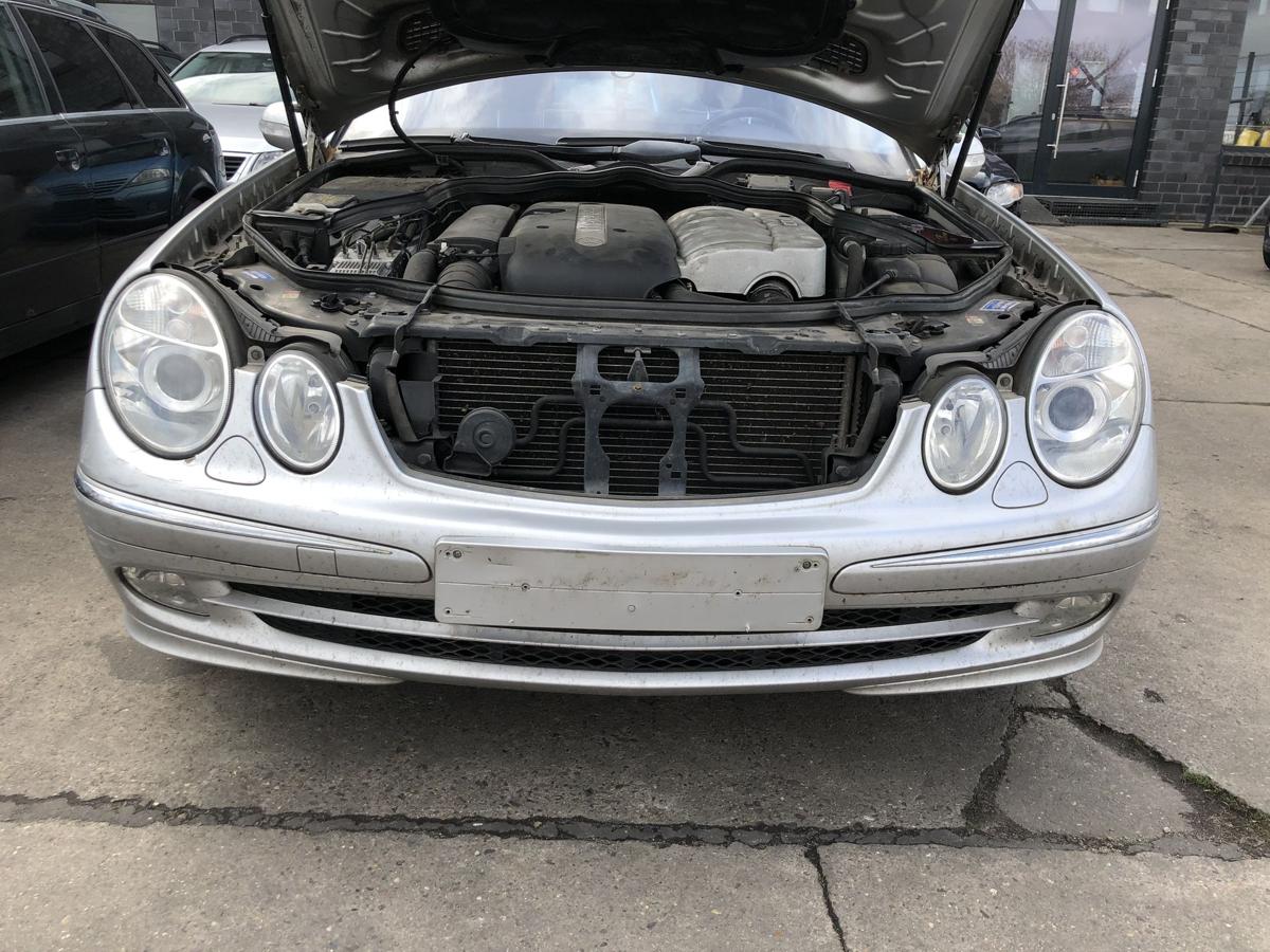 Mercedes E Klasse W211 Sto&szlig;f&auml;nger vorn Nebelscheinwerfer SRA 744 silber SCHADEN