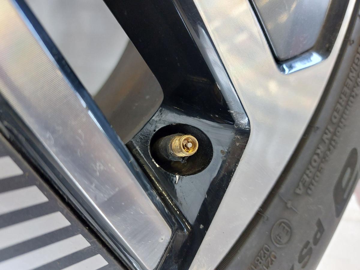 Omoda 5 EV Elektro Satz original Alufelgen in 7x18 ET33 Radsatz Felgensatz OEM