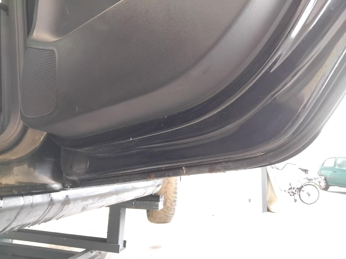 Peugeot 308 I T&uuml;r hinten rechts KTV black perla nera Flie&szlig;heck BJ2011