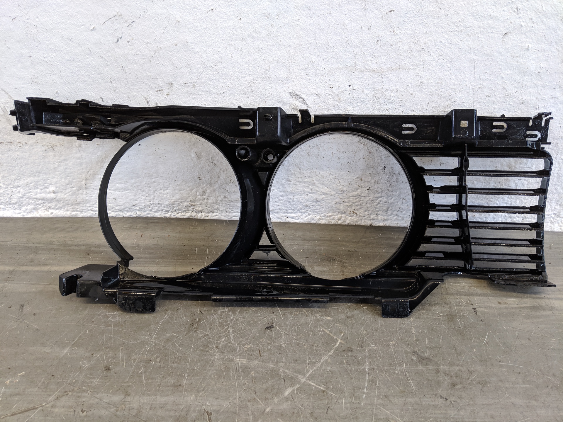 BMW 5er E34 Bj.88 Verkleidung Blende Grill rechts Scheinwerfer