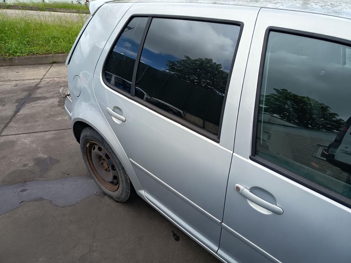 VW Golf IV original T&uuml;r hinten rechts LB7Z Satinsilber Baujahr 2000