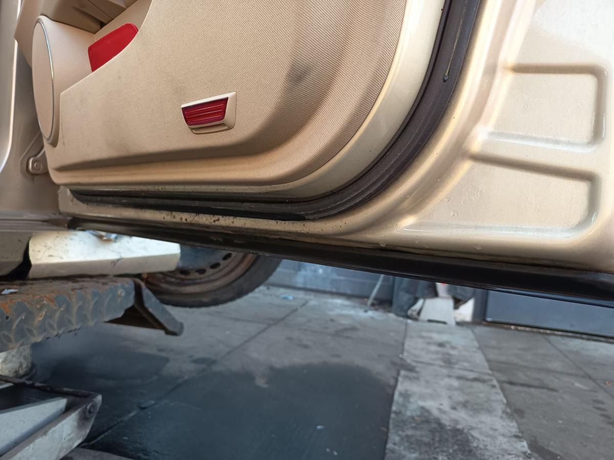 Mercedes S/W204 original T&uuml;r vorn rechts Beifahrer 794 Perlbeige Bj 2009