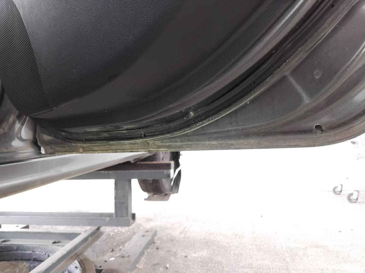 Toyota Verso-S T&uuml;r hinten rechts 1G3 magneticgrey BJ2013