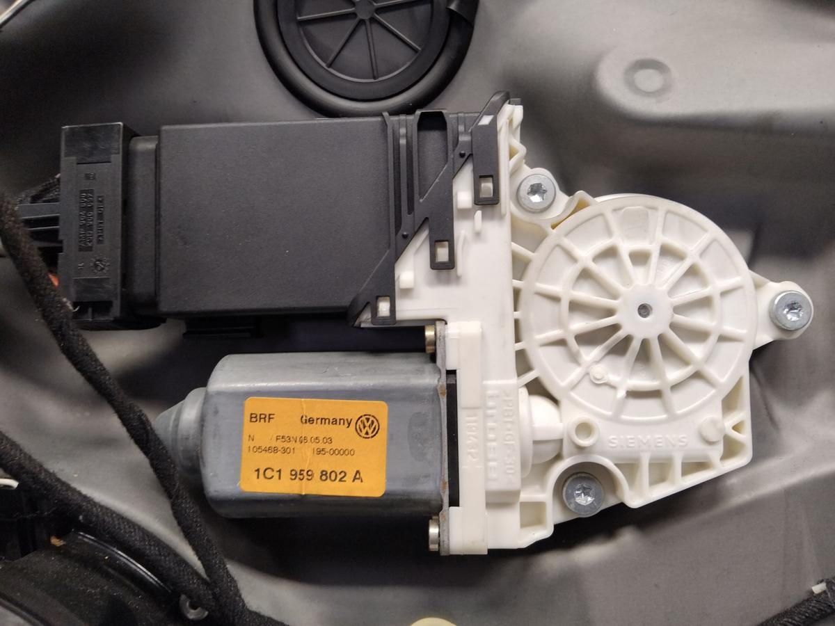 VW Golf 4 1J T&uuml;r vorn rechts Beifahrert&uuml;r 5-t&uuml;rig BJ2003 LC6M Brightgreen