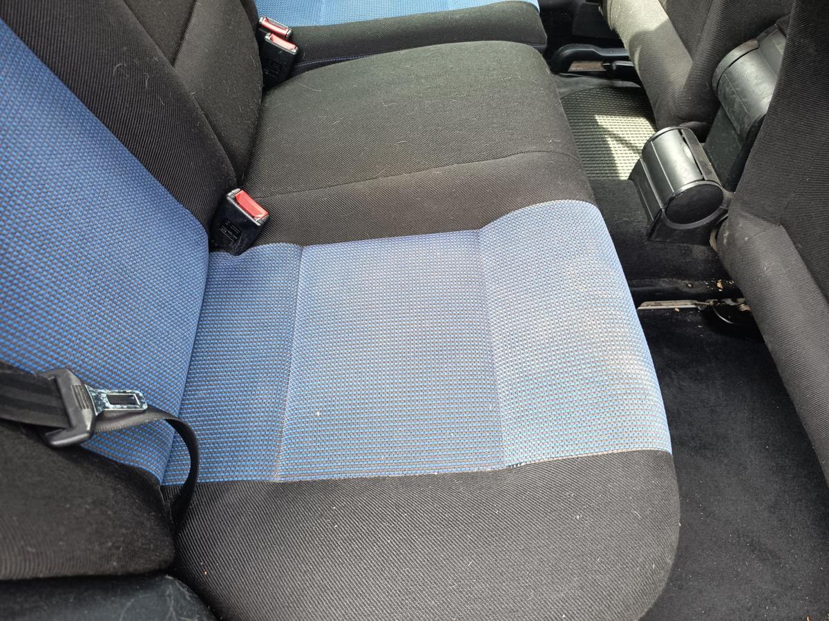 VW Golf IV 5t&uuml;rer Limo R&uuml;cksitzbank ohne Gurte Fond Stoff blau/schwarz Bj 1998