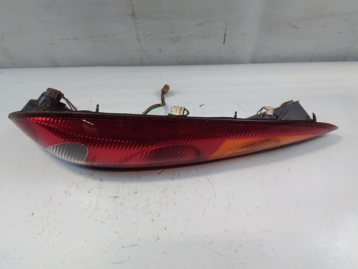 Nissan Almera Tino original Rückleuchte Schlussleuchte links BJ2001