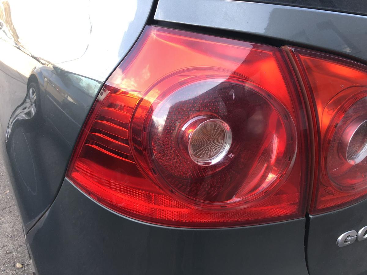 VW Golf 5 V 1K R&uuml;ckleuchte links au&szlig;en Ecke R&uuml;cklicht Heckleuchte 3/5 t&uuml;rer