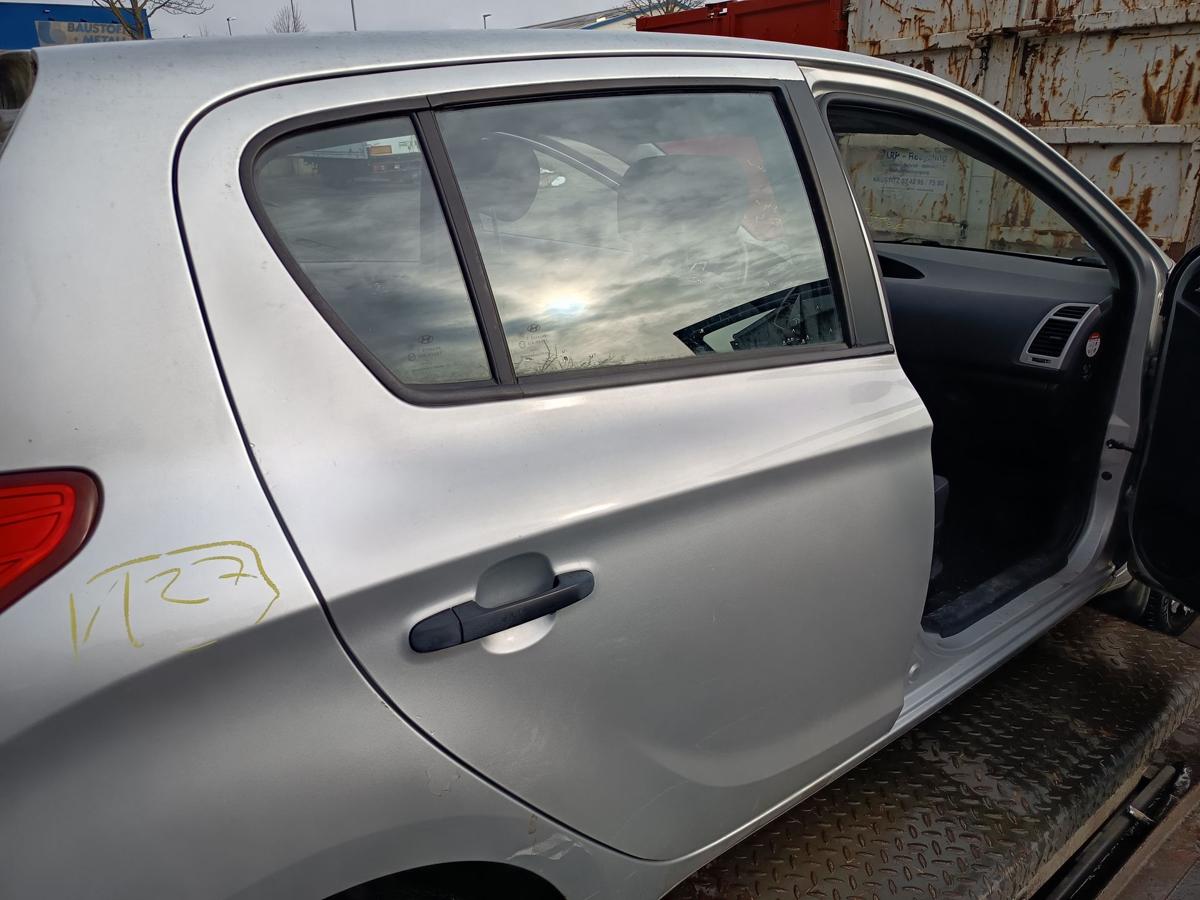 Hyundai i20 original T&uuml;r hinten rechts Fond FG Seek silver Bj 2012