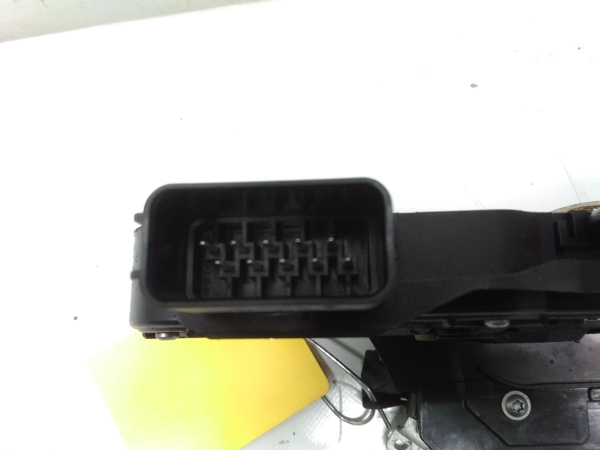 Volvo V70 III Bj.2010 original T&uuml;rschlo&szlig; vorn links mit Zentralverriegelung