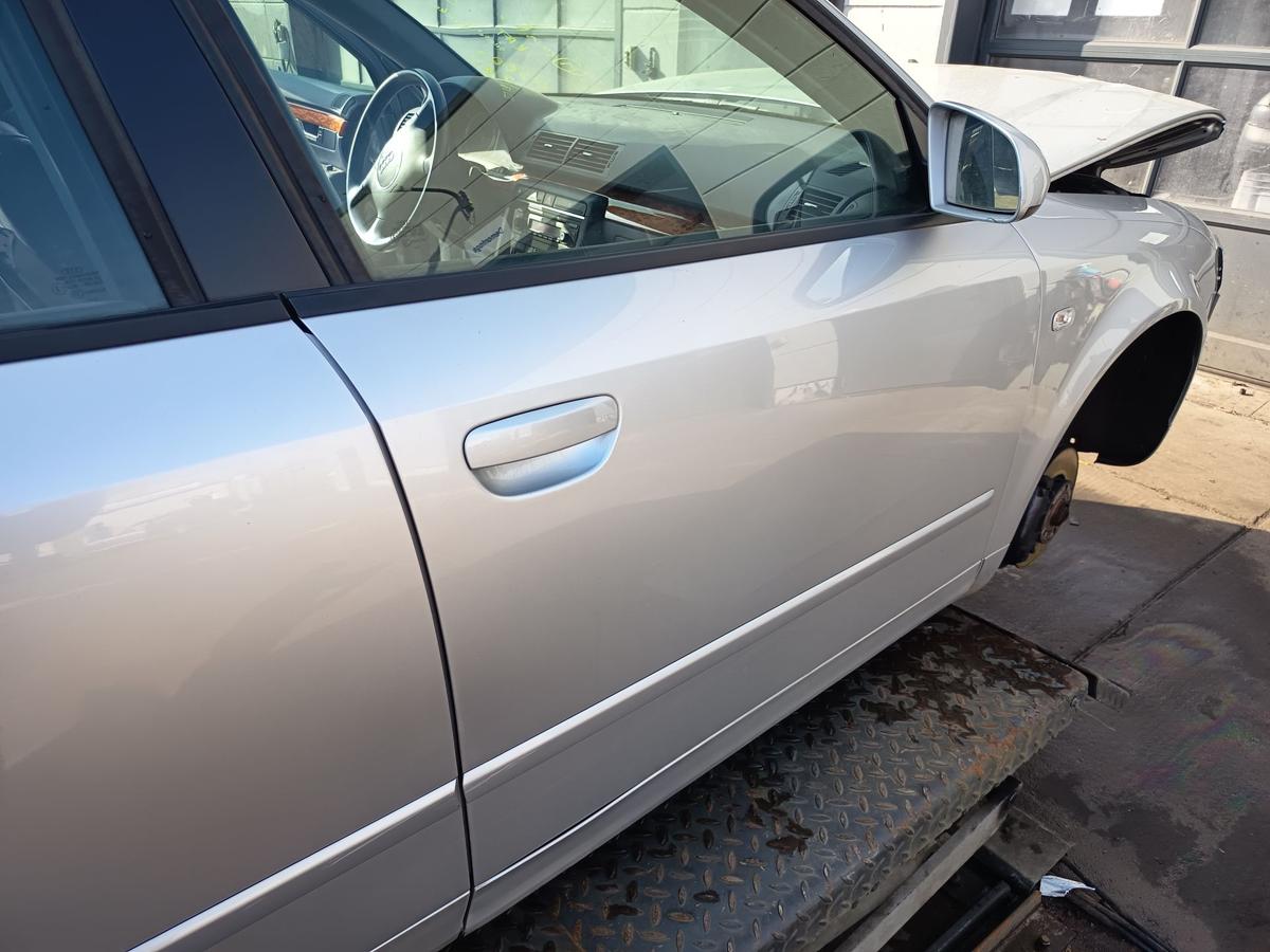 Audi A4 B6 original T&uuml;r vorn rechts Beifahrer Y7W Lichtsilber Bj 2003