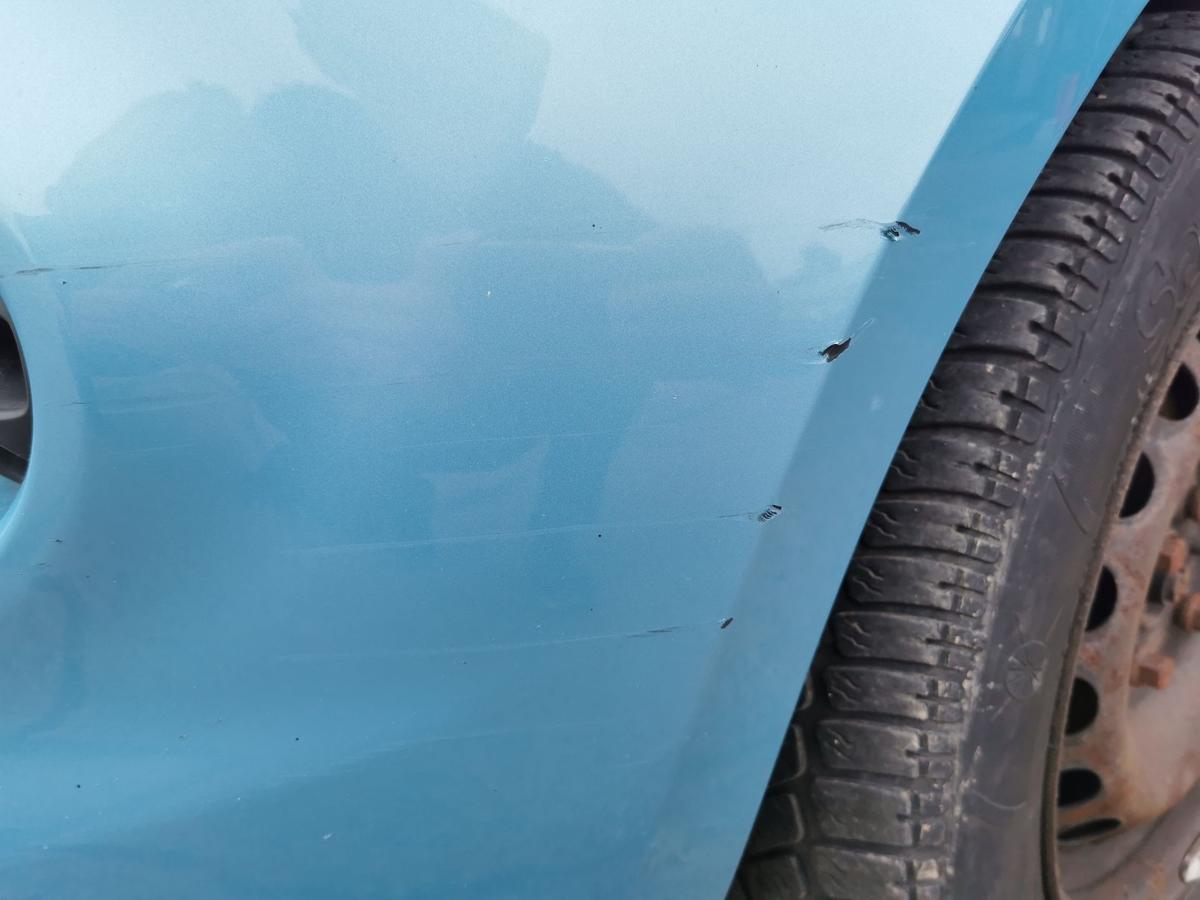 Ford KA RU8 Stossstange Stossfänger Bumper vorn Scuba Blau defekt TEXT BILDER