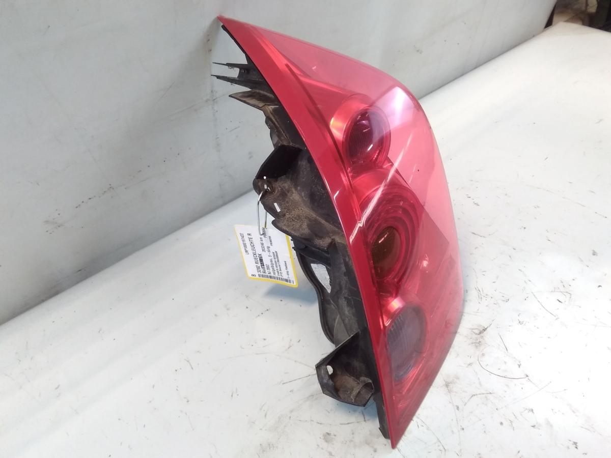 Nissan Primera P12 orig. R&uuml;ckleuchte Heckleuchte rechts 5-t&uuml;rig Flie&szlig;heck BJ2002