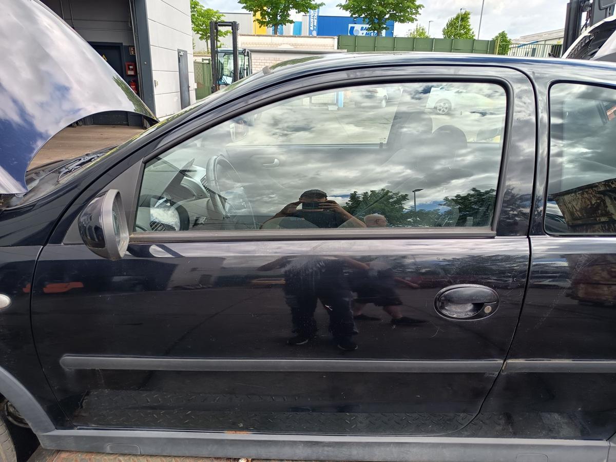 Opel Corsa C 3t&uuml;rig original T&uuml;r links Fahrer Z20R Saphirschwarz Bj 2003