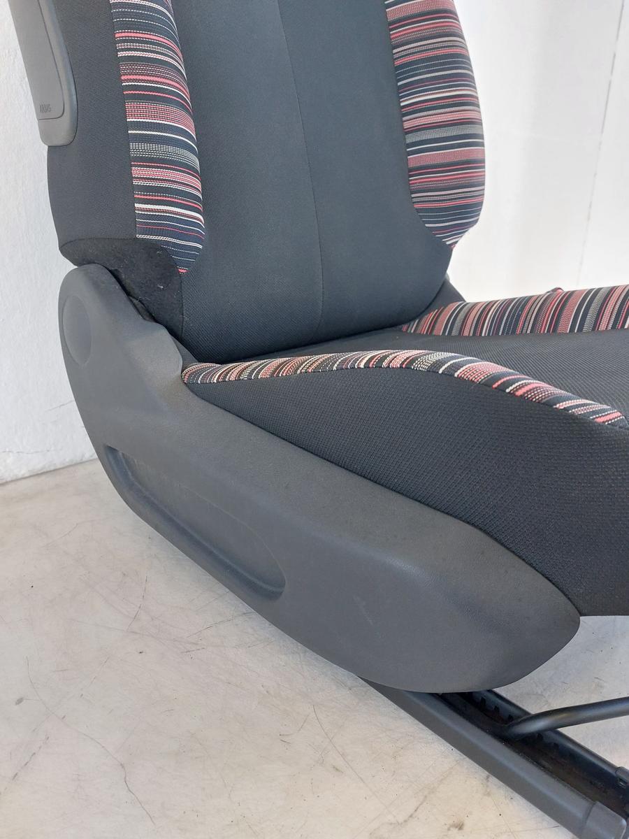 Citroen C1 PS Sitz vorn rechts Beifahrersitz 5 t&uuml;rer Stoff