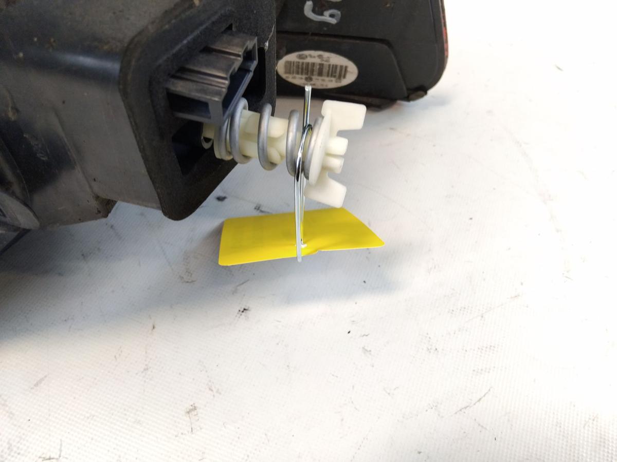 VW Golf 6 original R&uuml;ckleuchte Heckleuchte links au&szlig;en BJ2009 Flie&szlig;heck