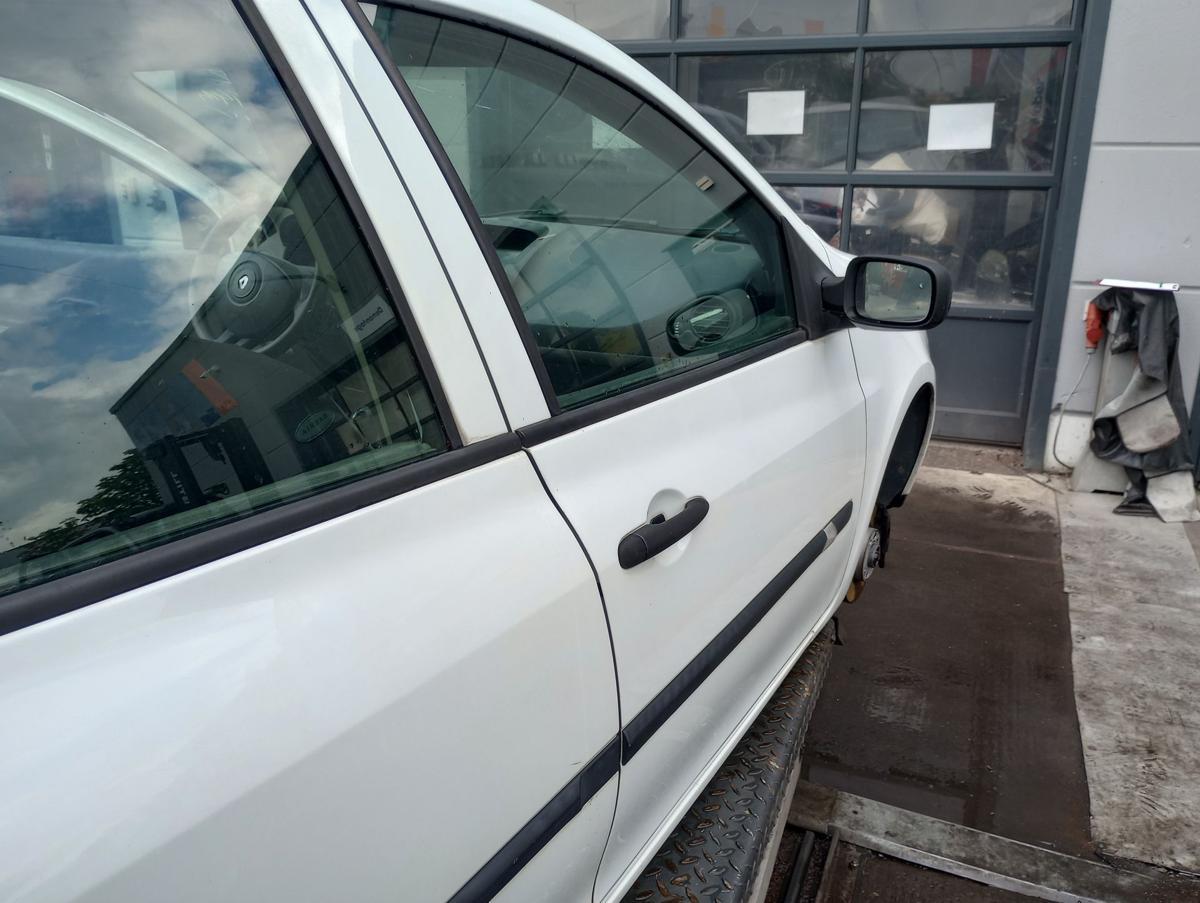 Renault Clio III 3 orig Tür vorn rechts Beifahrer OV369 Ice white Bj 2007