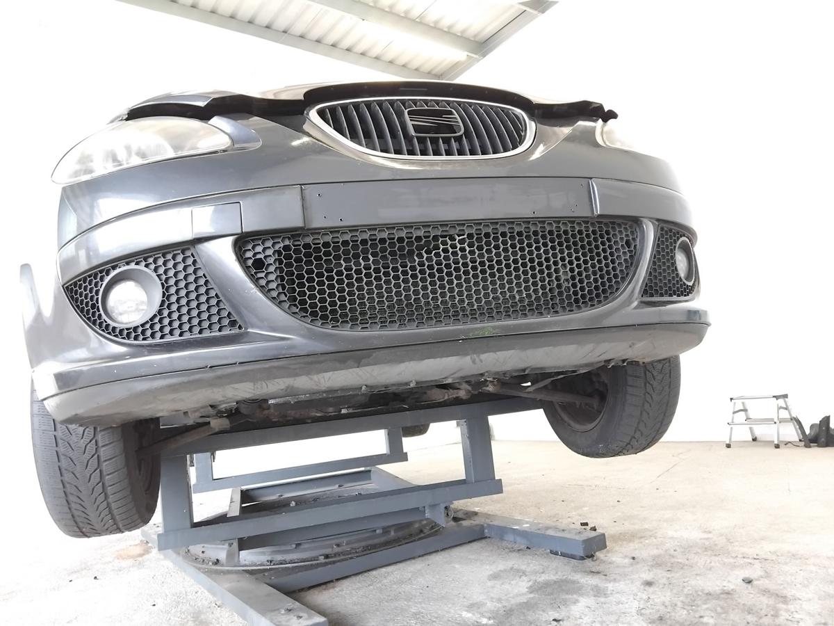 Seat Altea 5P original Stossfänger Stoßstange vorn LW7Z graphit track BJ2008