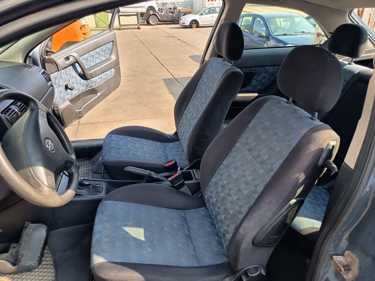 Opel Astra G 3t&uuml;rer original Sitzausstattung komplett Stoff schwarz/blau Bj 1999