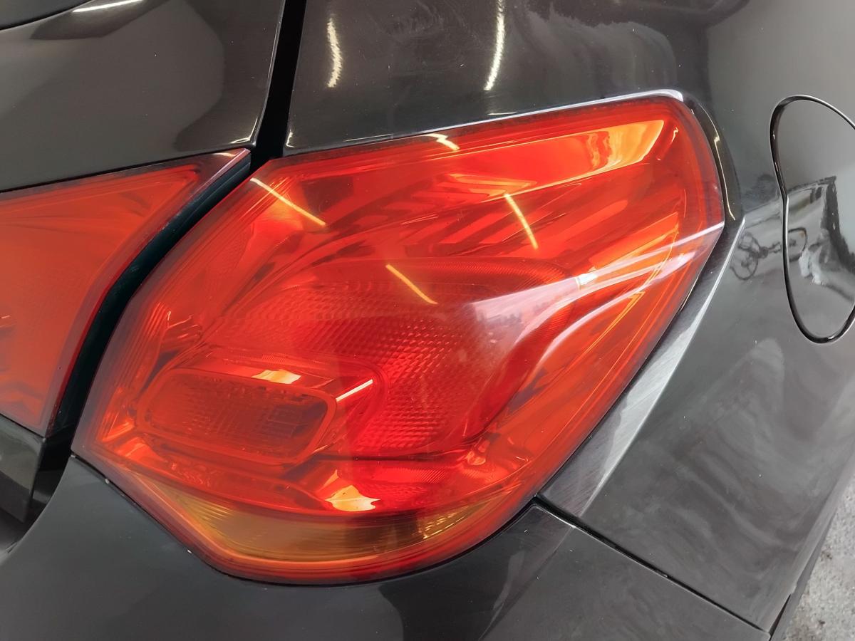 Opel Astra J 5-T&uuml;rer Flie&szlig;heck original R&uuml;ckleuchte Heckleuchte rechts BJ2012