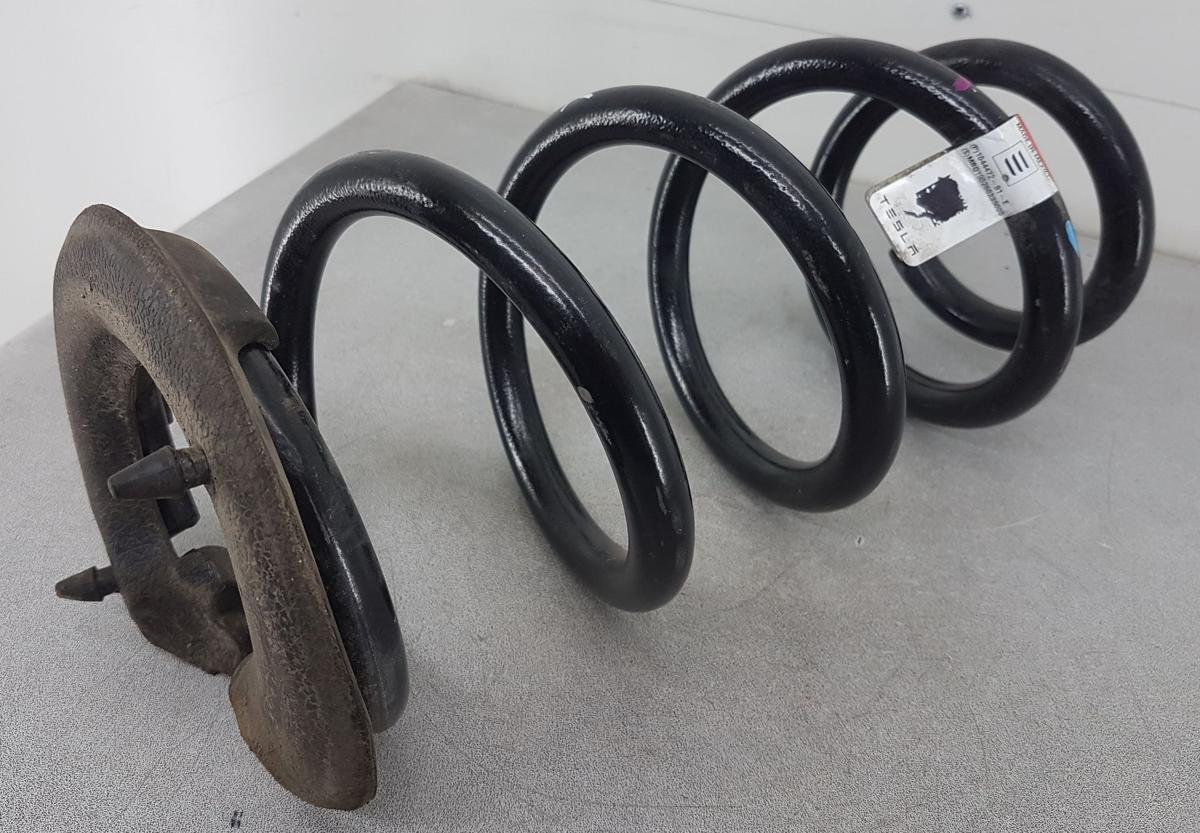 Tesla Model 3 Schraubenfedersatz Hinterachse Bj2019 1044472-91-E Dualmotor
