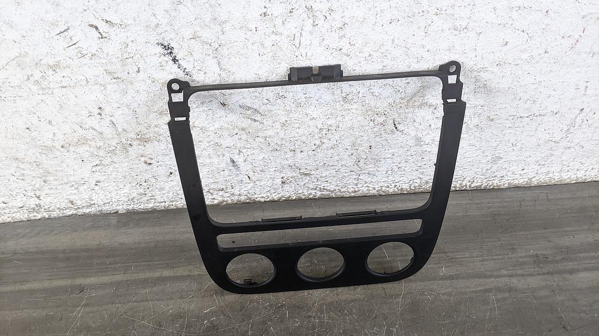 VW Jetta 1K2 Rahmen Radio Blende Verkleidung Klima 1K0858069D