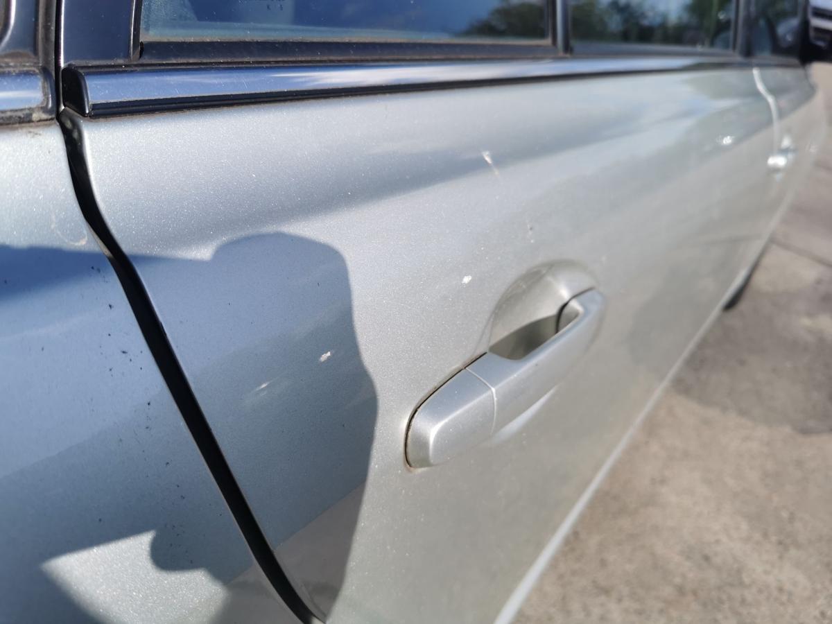 Toyota Avensis T25 Kombi Tür Autotür Fondtür hinten rechts 1C0 Radiant Silver