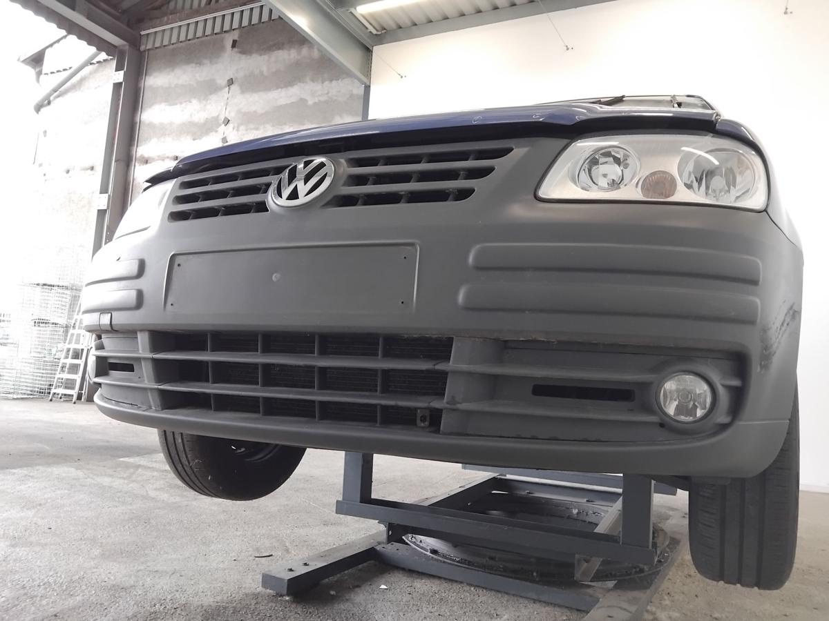 VW Caddy 2K orig Sto&szlig;f&auml;nger Sto&szlig;stange vorn dunkelgrau unlackiert BJ2009 Kratzer
