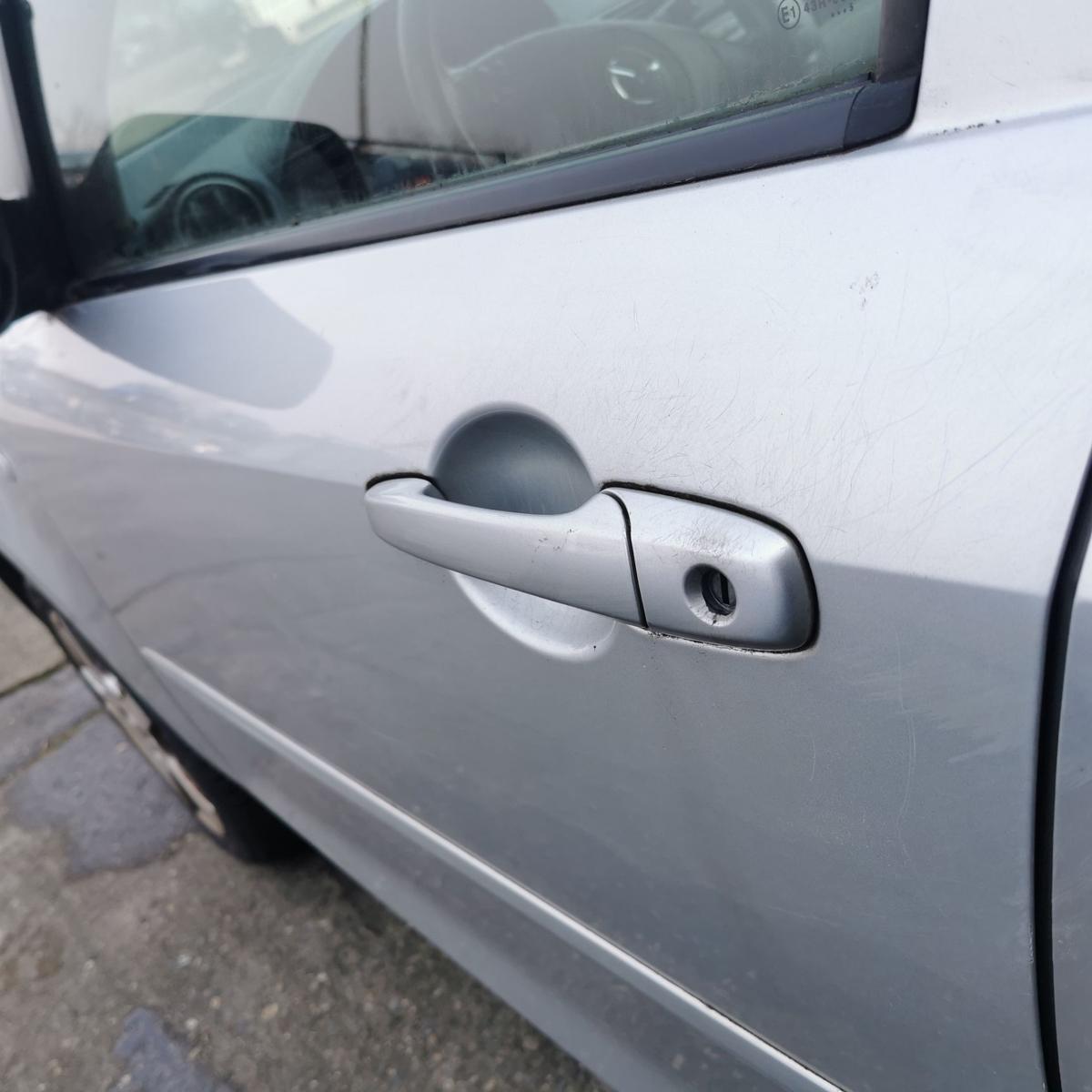 Mazda 2 DY Fahrertür Tür Autotür Rohbautür vorn links 20N Moondust silver TEXT