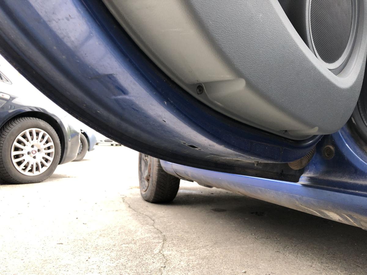Renault Clio 3 Typ BR T&uuml;r hinten links Fondt&uuml;r Rohbau TERNA Blue 5 t&uuml;rig