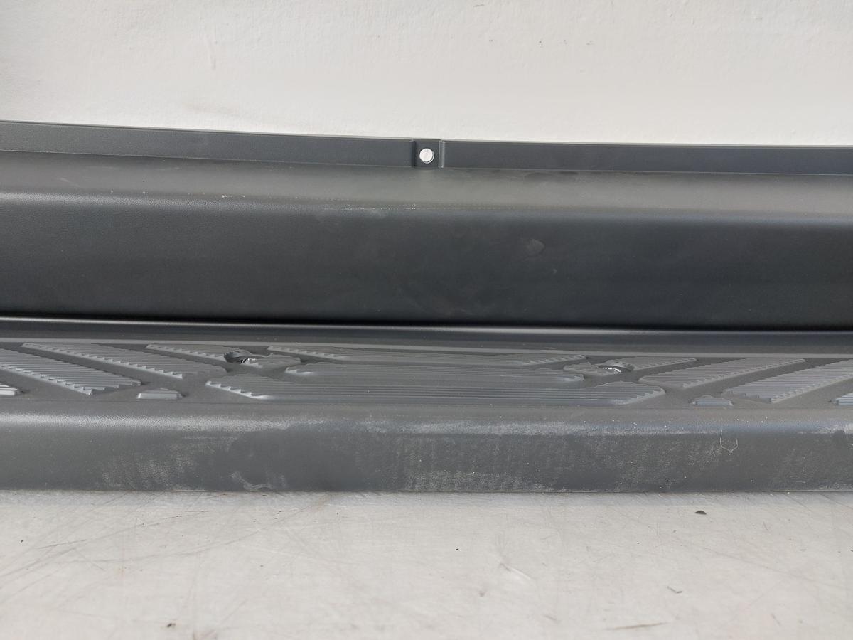 Mercedes Sprinter W906 Kasten OE Trittstufe Einstieg hinten Neuteil OEM ab 13 Mercedes Sprinter W906 Kasten OE Trittstufe Einstieg hinten Neuteil OEM ab 13