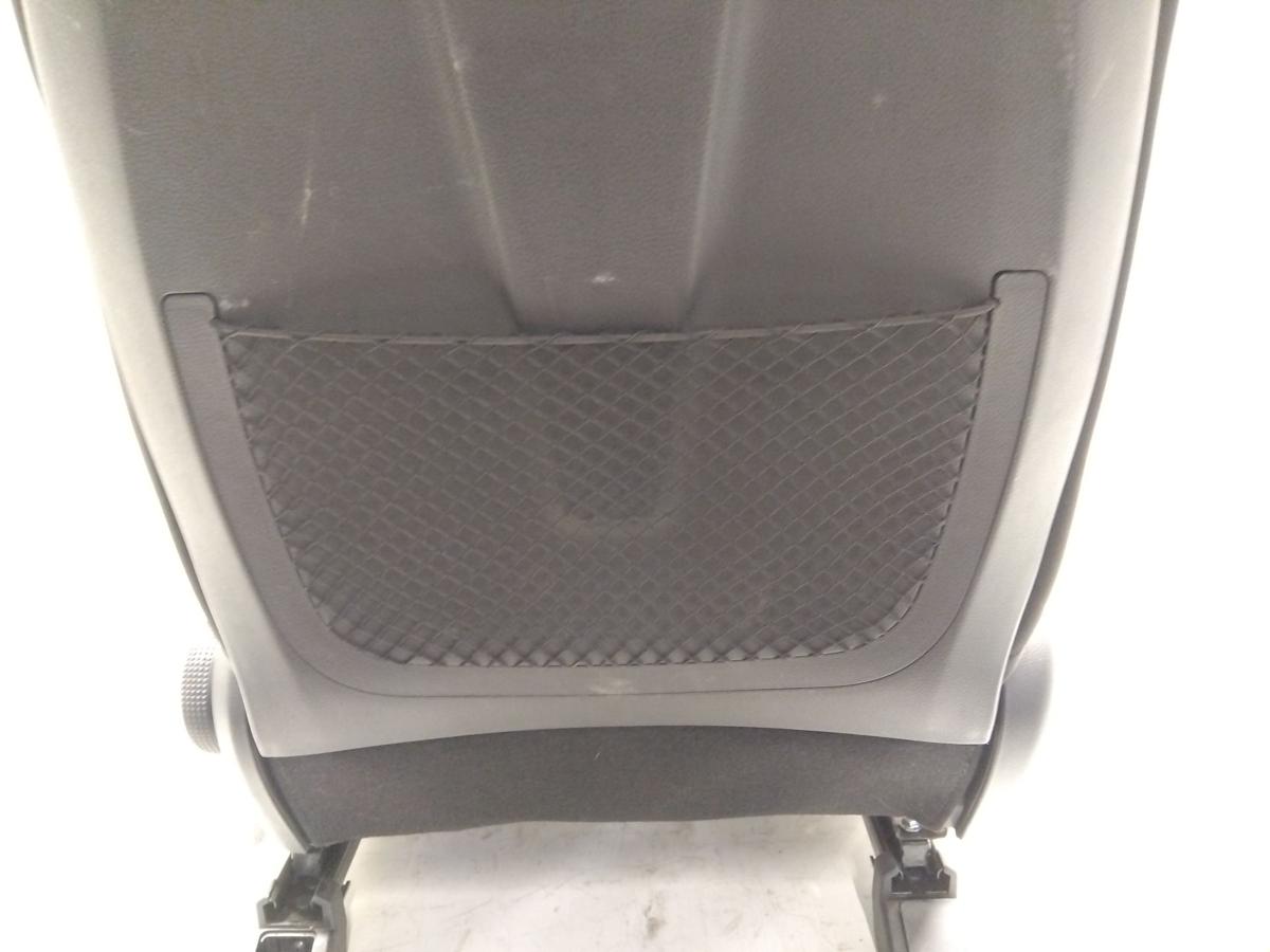 Hyundai i30 Kombi GD original Sitz vorn links Fahrersitz Stoff beheizt BJ2015