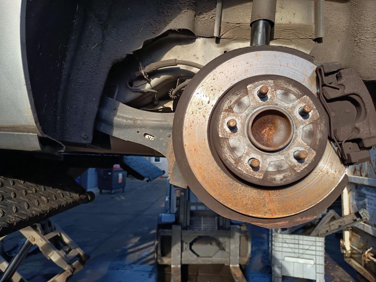 Ford Focus C-Max original Hinterachse scheibengebremst 1,8l 92kW Benzin Bj 2006