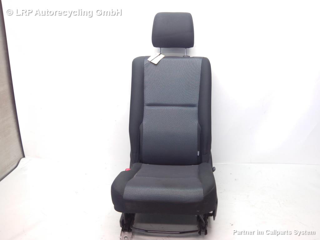 Toyota Corolla Verso BJ2006 Sitz hinten links ISOFIX