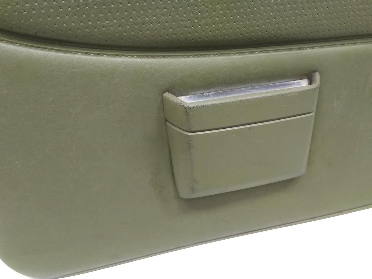 Mercedes W123 Limo original T&uuml;rverkleidung hinten rechts Kunstleder gr&uuml;n Bj.1980