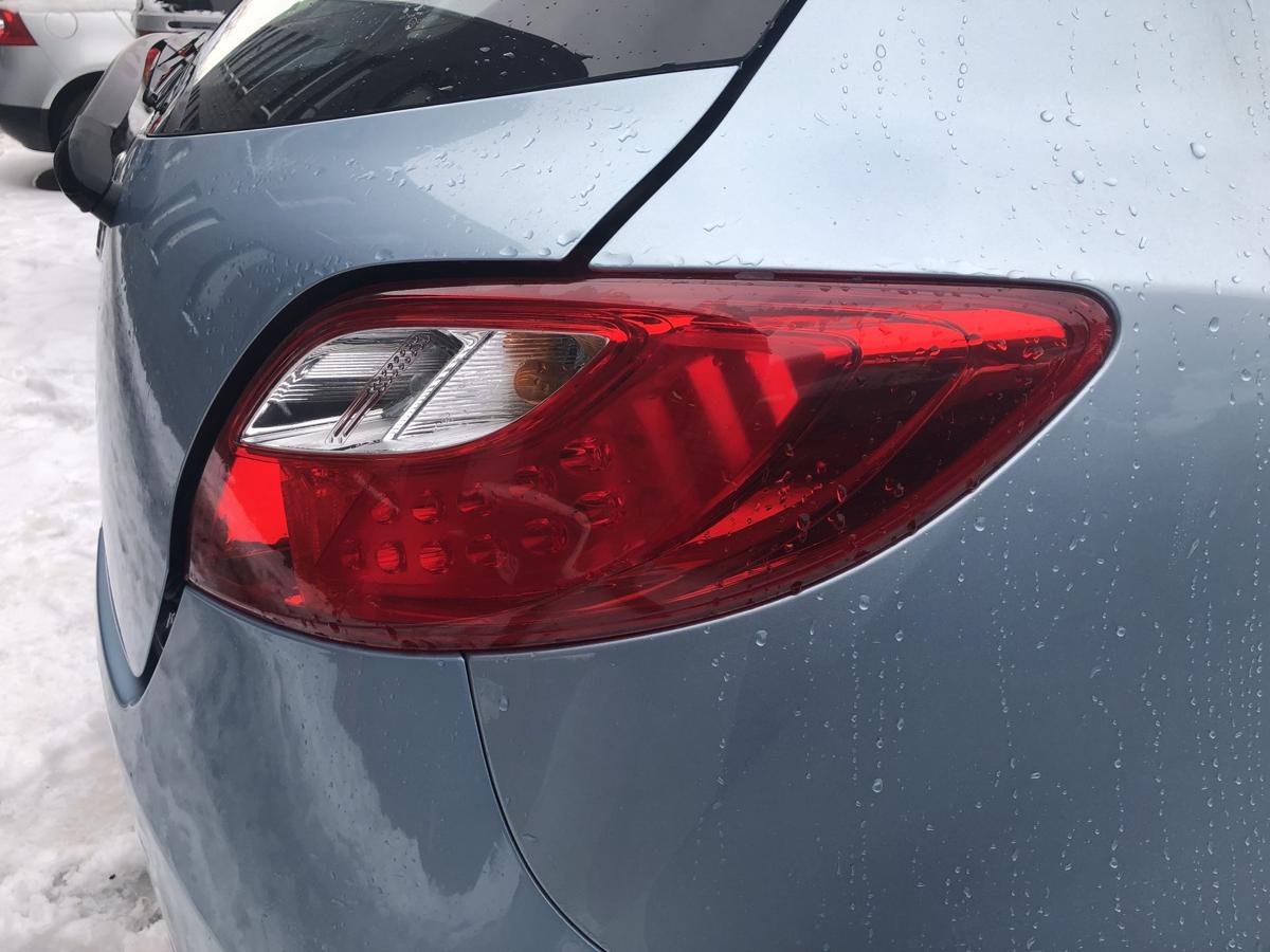 Mazda 2 Typ DE R&uuml;ckleuchte rechts R&uuml;cklicht Lampe hinten R&uuml;ckscheinwefer