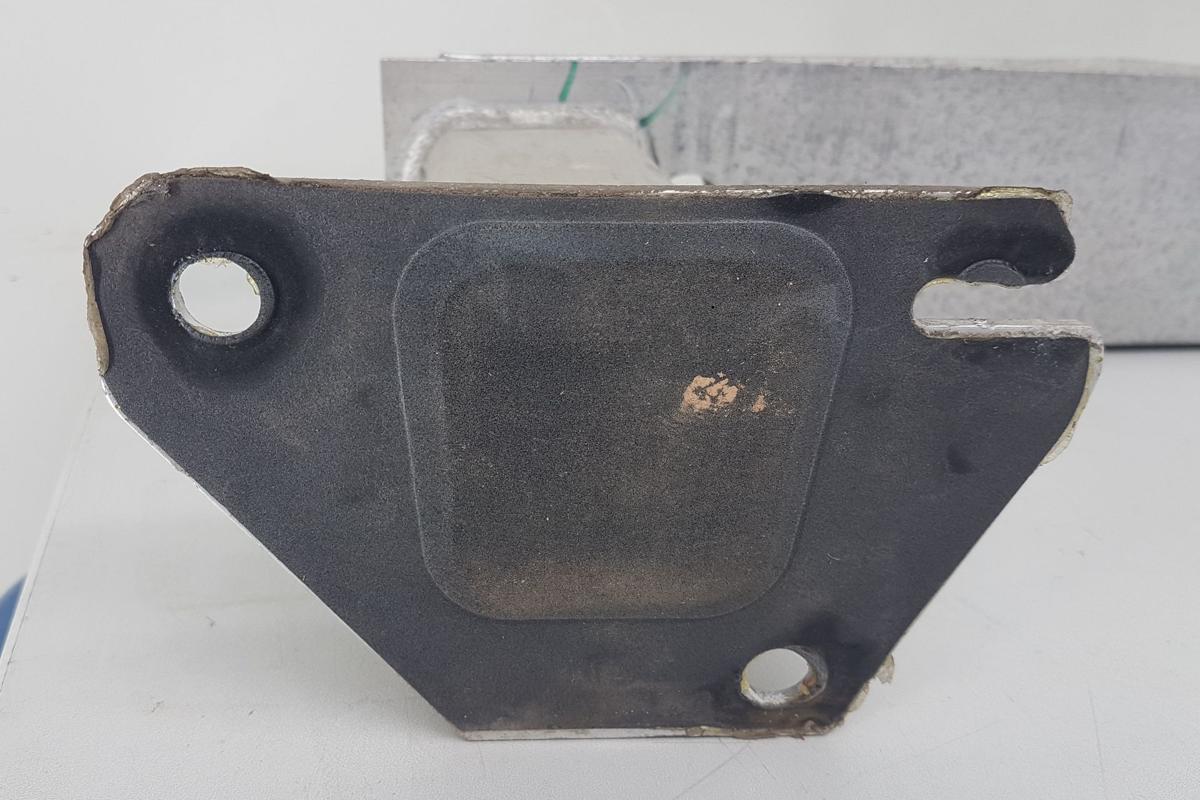 Opel Crossland X Sto&szlig;stangentr&auml;ger hinten Tr&auml;ger Sto&szlig;stange Bj18 9810975980