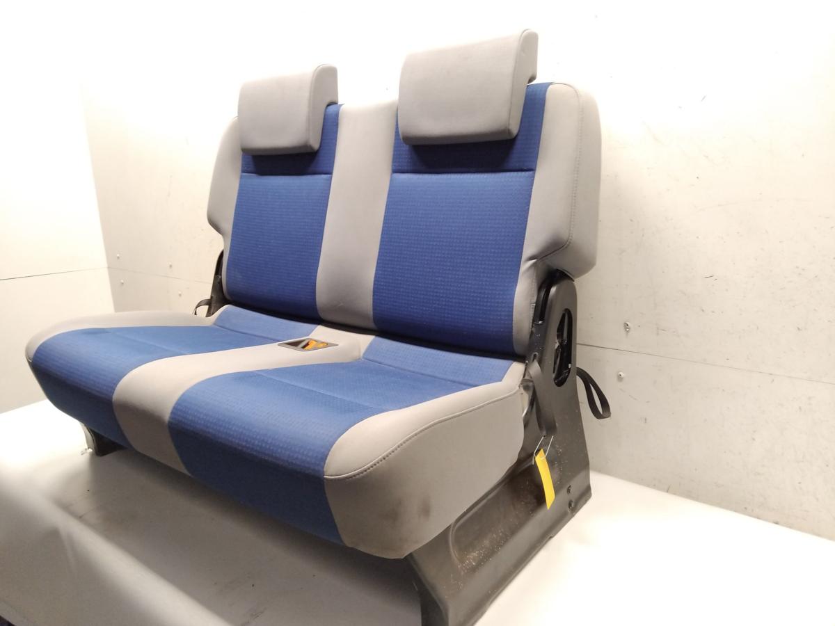 VW Caddy 2K R&uuml;cksitzbank 2er 2. R&uuml;cksitzreihe Kofferraum Bj.2008