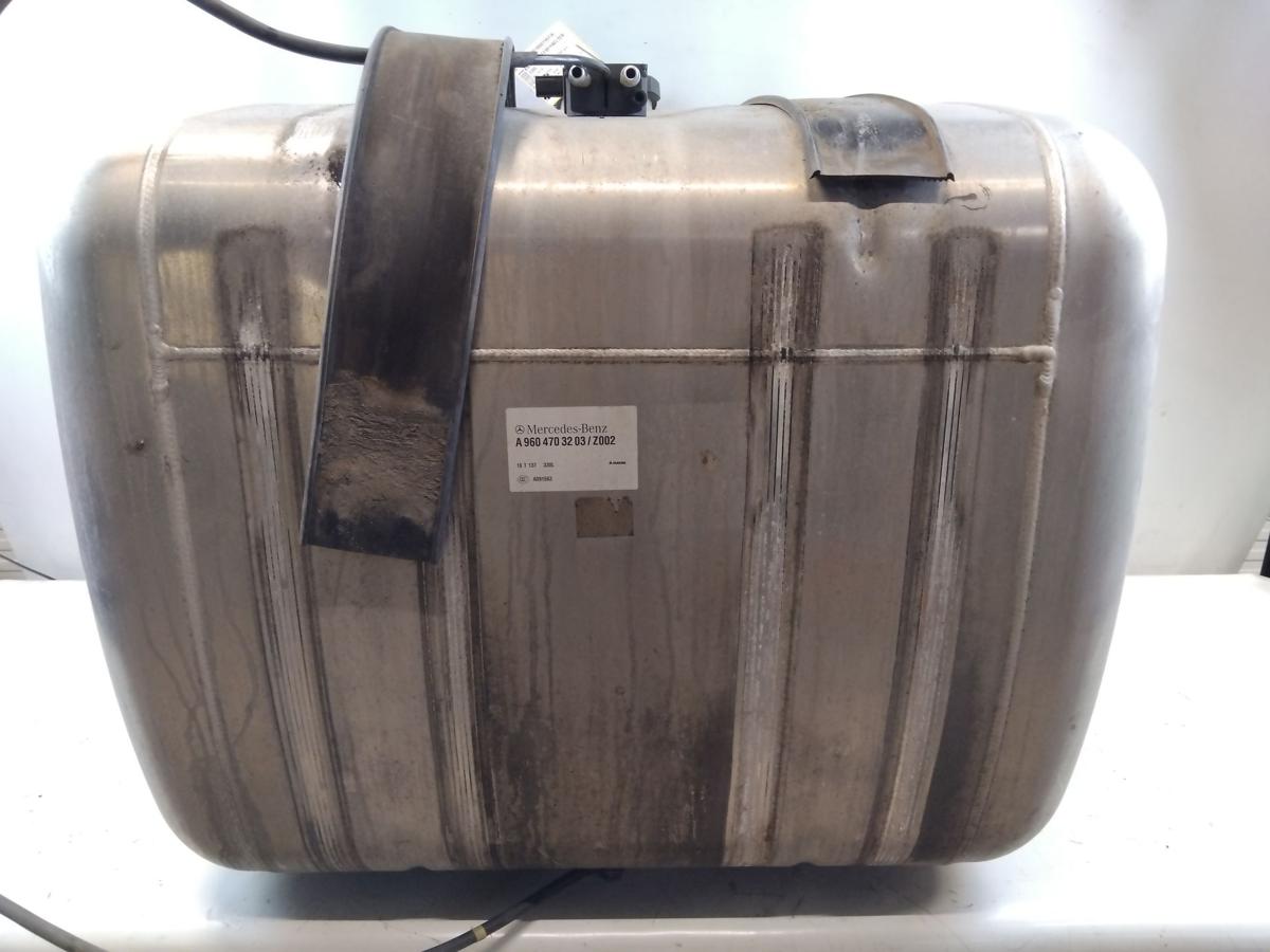 Mercedes Actros MP4 963 Kraftstoffbeh&auml;lter Dieseltank Alu 330 L mit Delle 2018