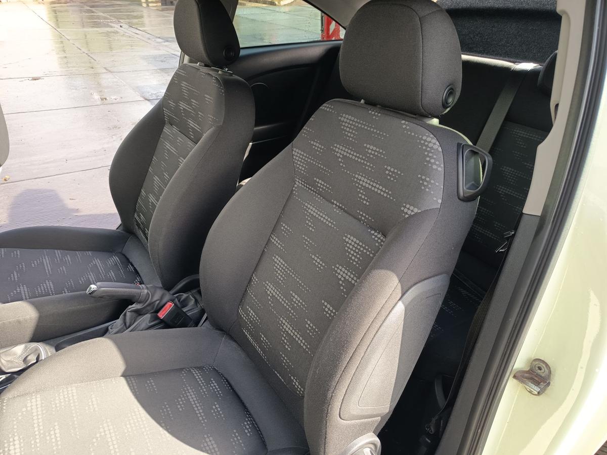 Opel Corsa D 3t&uuml;rer original Fahrersitz vorn links Stoff Sitzheizung Bj 2012