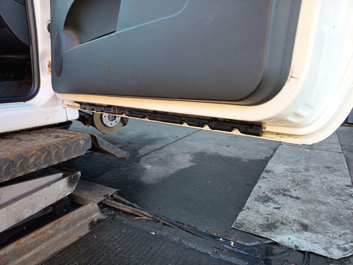 VW Polo 6N2 3t&uuml;rer original T&uuml;r rechts Beifahrer B9A Candywei&szlig; Bj 2000