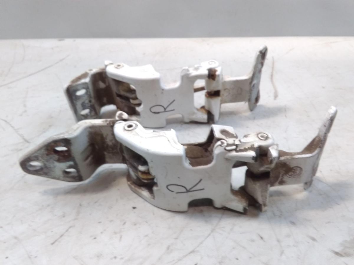 Peugeot Boxer 3 Typ 250 original Satz 270-Grad Heckt&uuml;rscharniere rechts Bj.2017