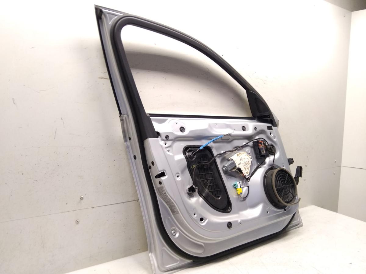 Audi A4 8K B8 T&uuml;r vorn links Fahrert&uuml;r eissilbermetallic besch&auml;digt Bj.2009