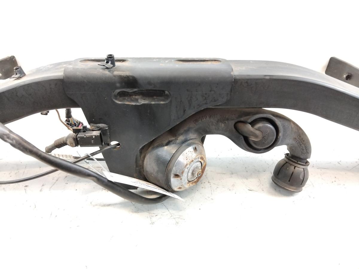 VW Tiguan 5N2 original Anhängerkupplung schwenkbar unvollständig Bj.2011