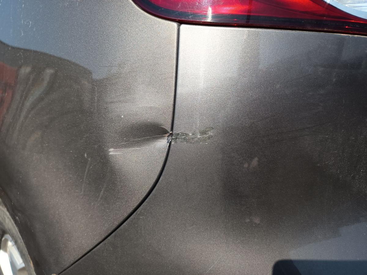 Golf Plus II original Sto&szlig;stange F&auml;nger hinten Heck A8X Kaschmirbraun Bj 2009